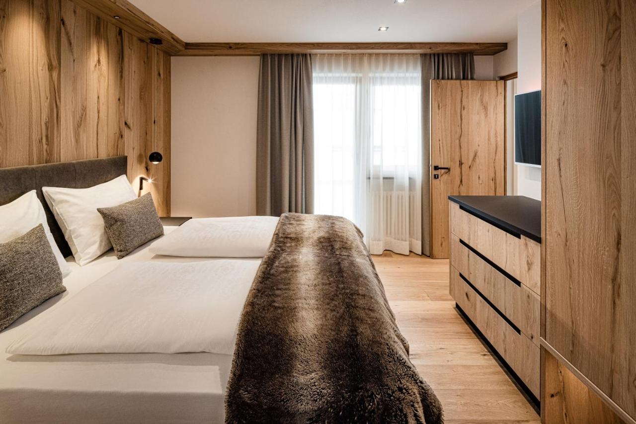 Apartments Belaval Santa Cristina Val Gardena ภายนอก รูปภาพ