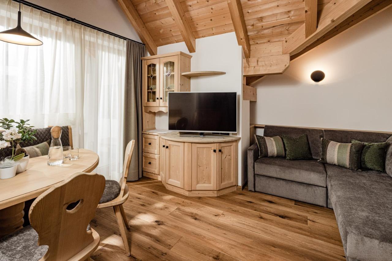 Apartments Belaval Santa Cristina Val Gardena ภายนอก รูปภาพ